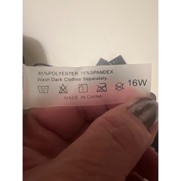 Daci Plus Front Twist Peplum Hem Tankini Swimsuit Top NWT Size 16W - Picture 8 of 10